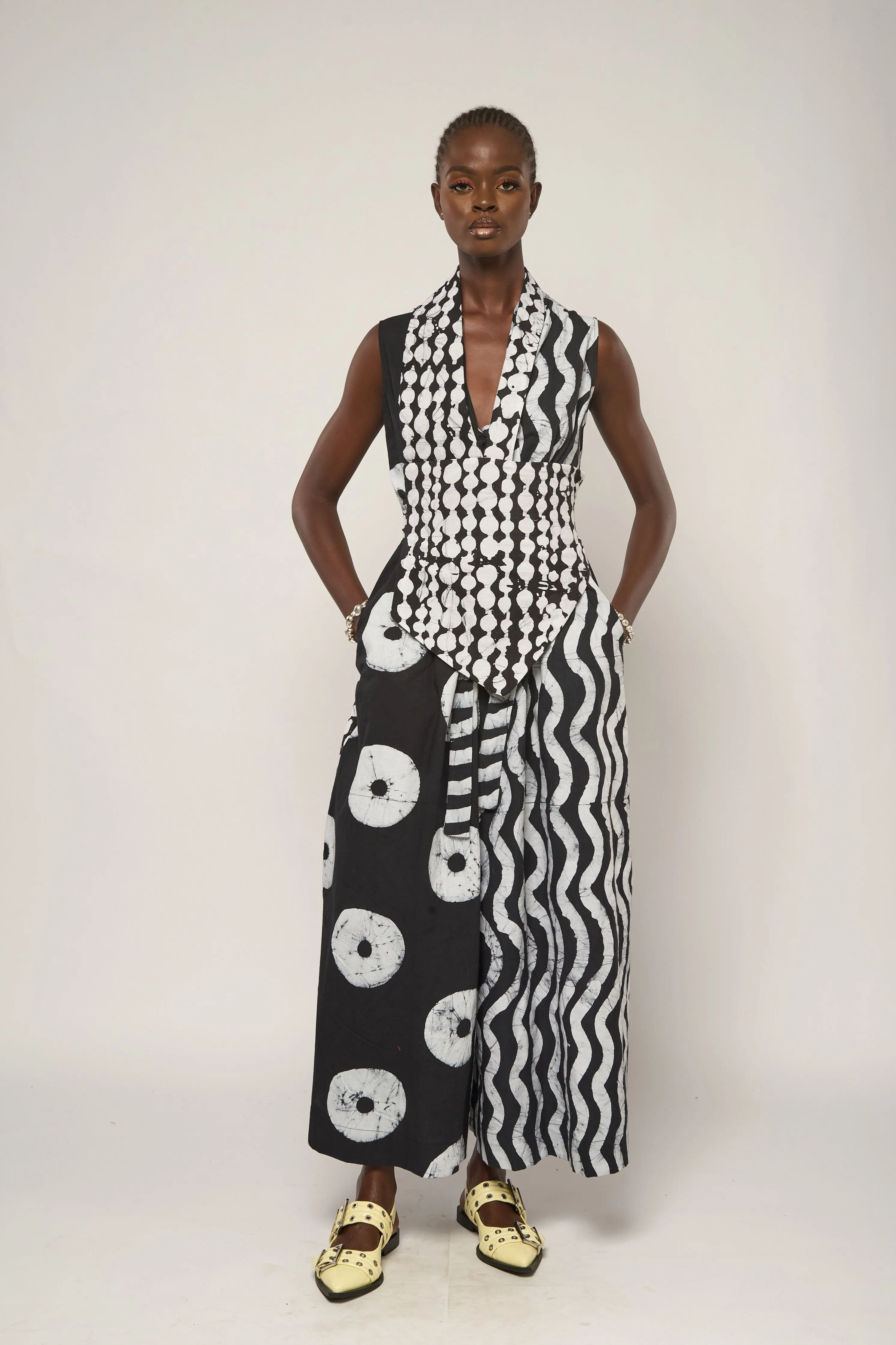 BLACK MULTIPRINT JUMPSUIT WITH BIB