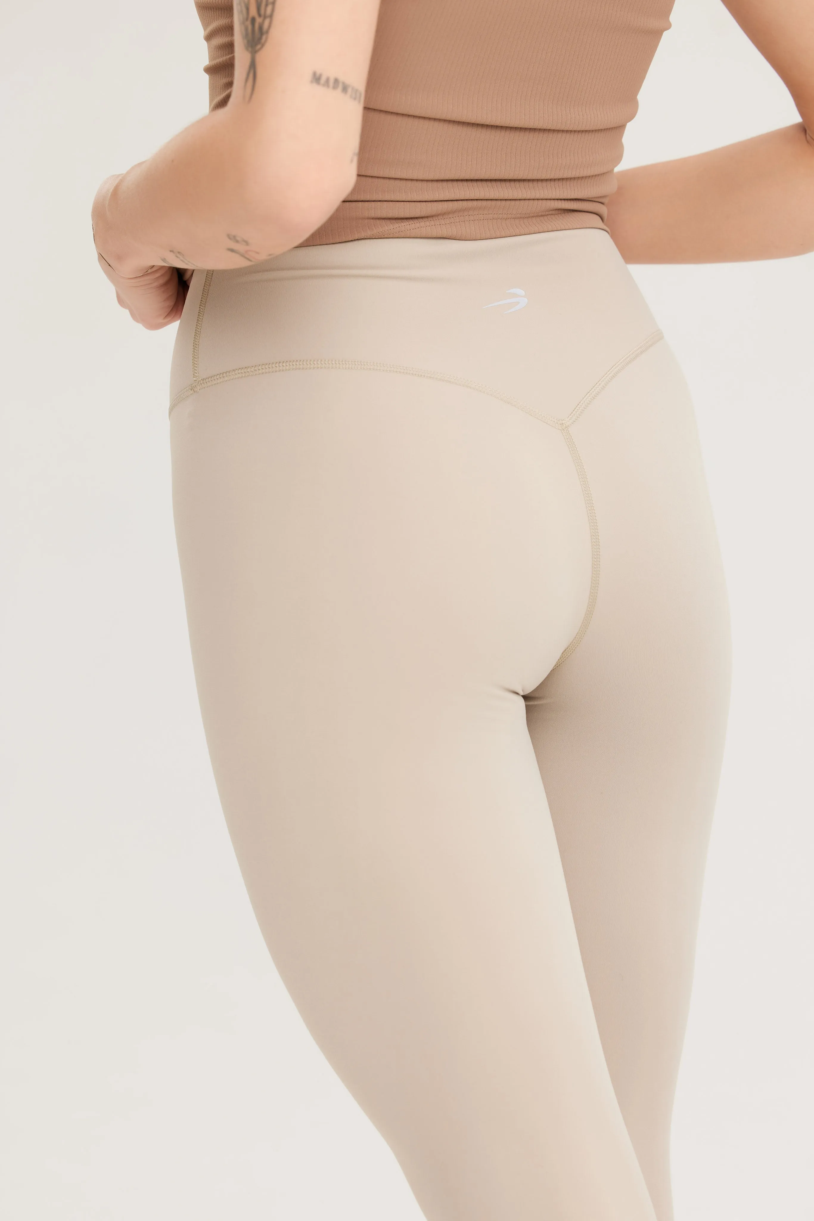 EKJ Essential Seamless Contour Leggings in Mocha Nude