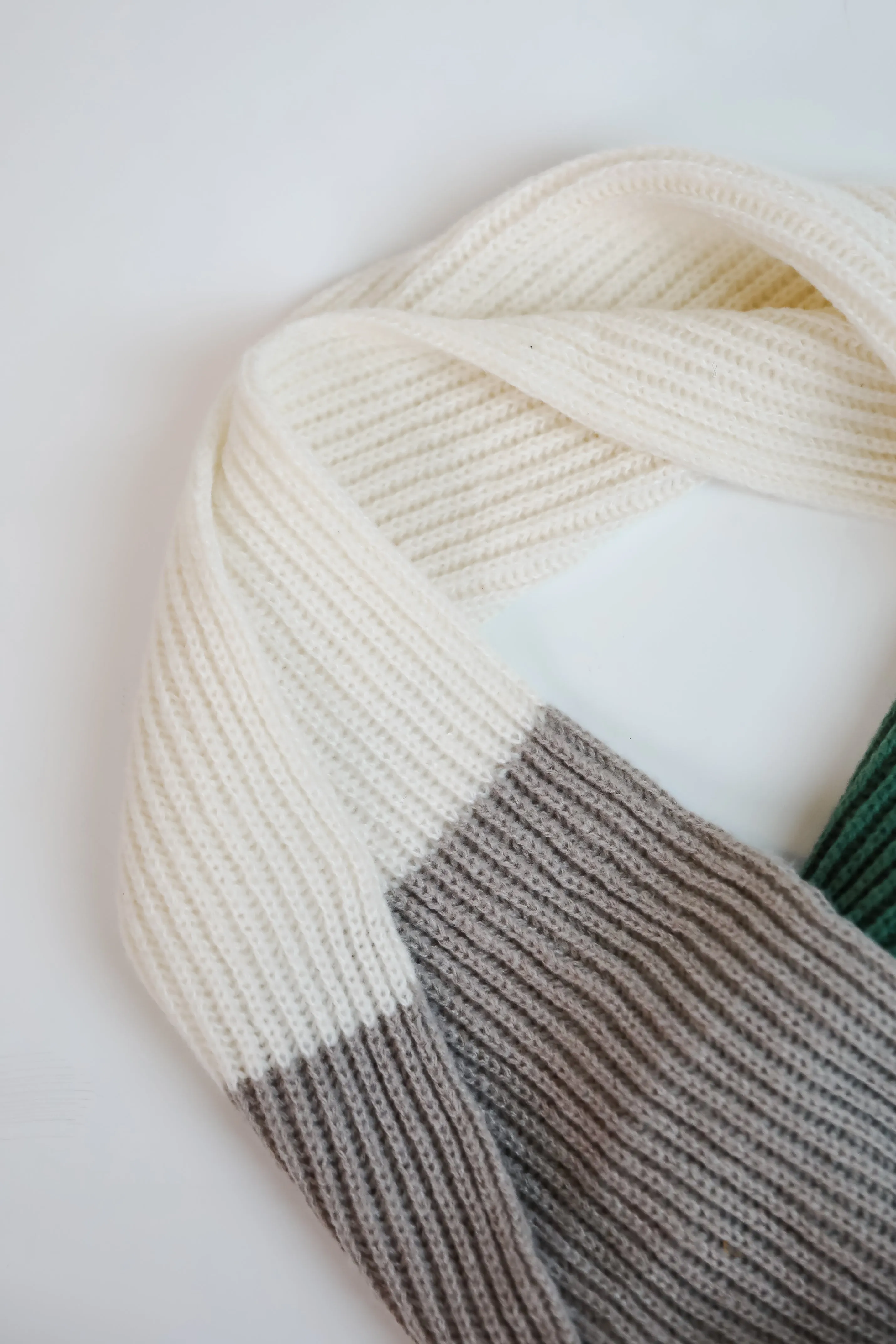 FINAL SALE - Peak Scenery Green Color Block Scarf