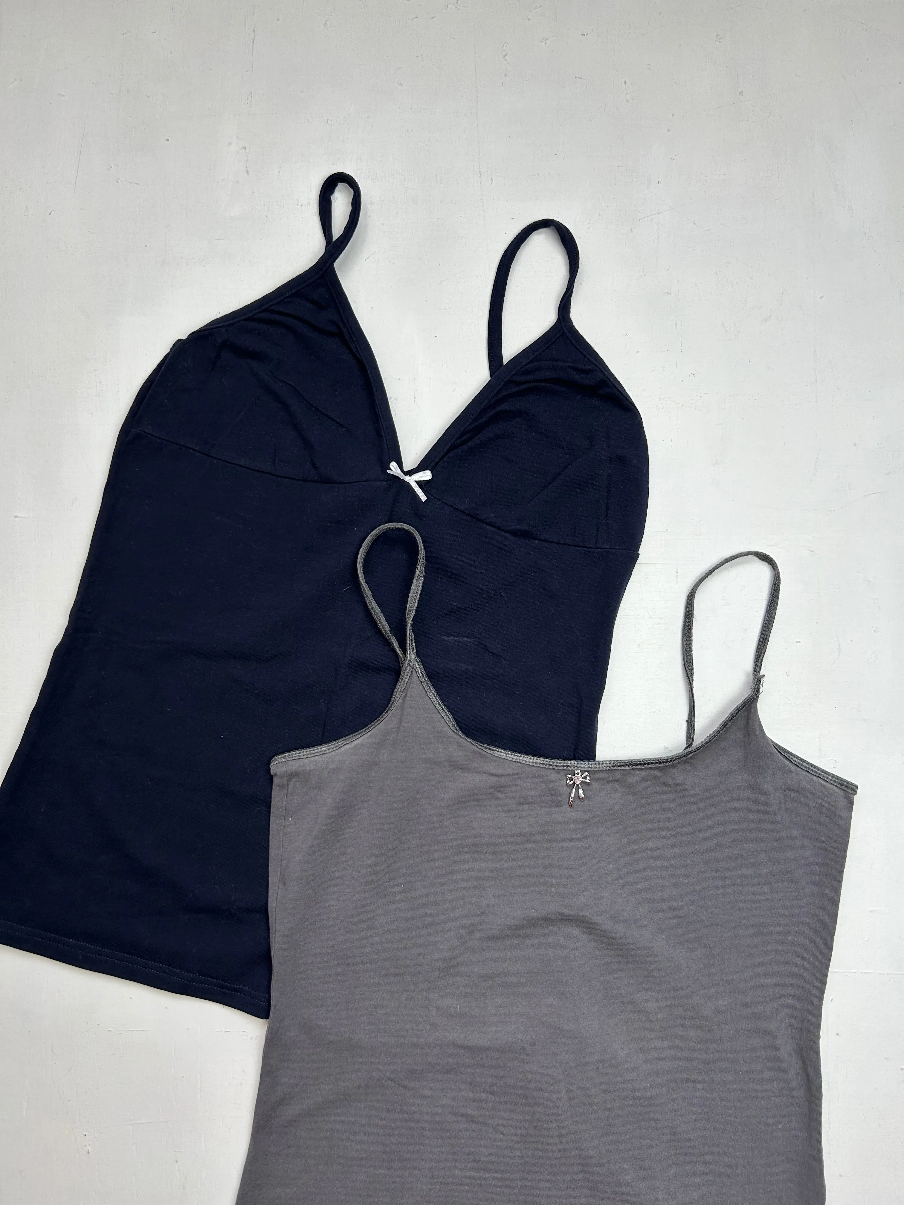 Grey basic 90s y2k vintage cami top (S/M)