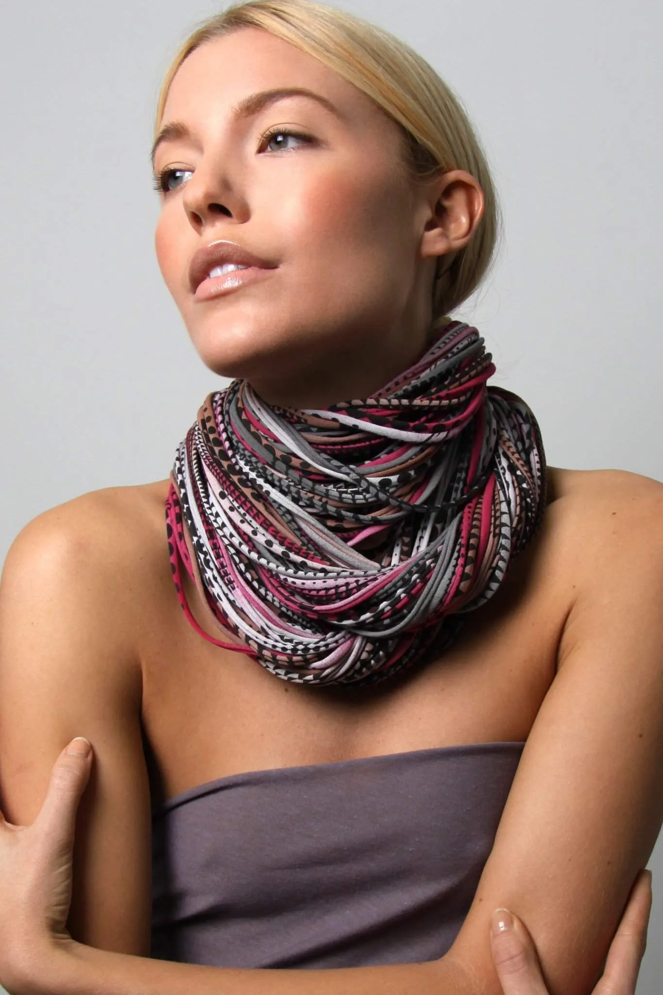 Necklush Chunky Scarf / Burgundy Grey & Light Brown / Unisex