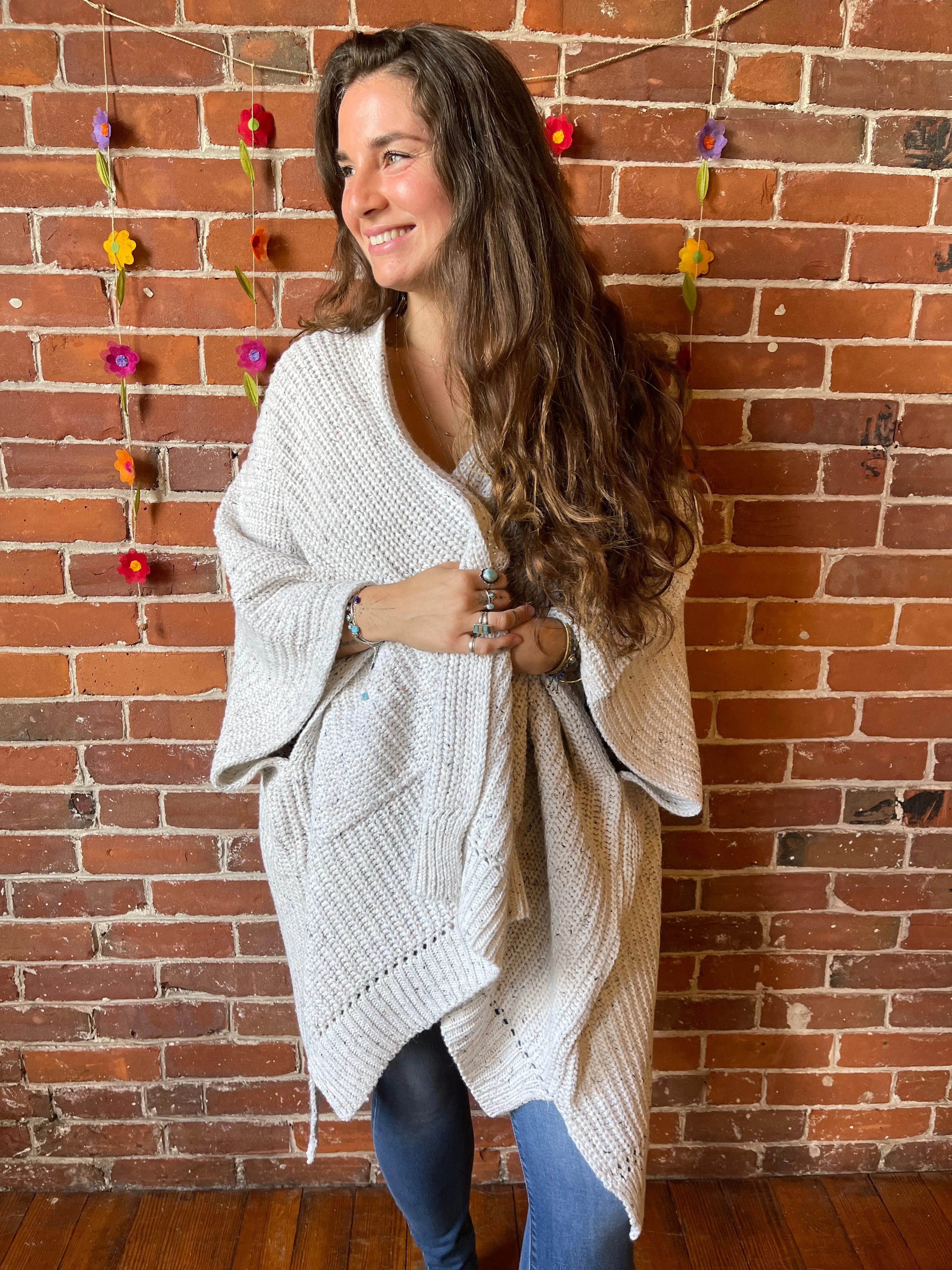 Oatmeal Cream Chunky Knit Soft Poncho With Pockets