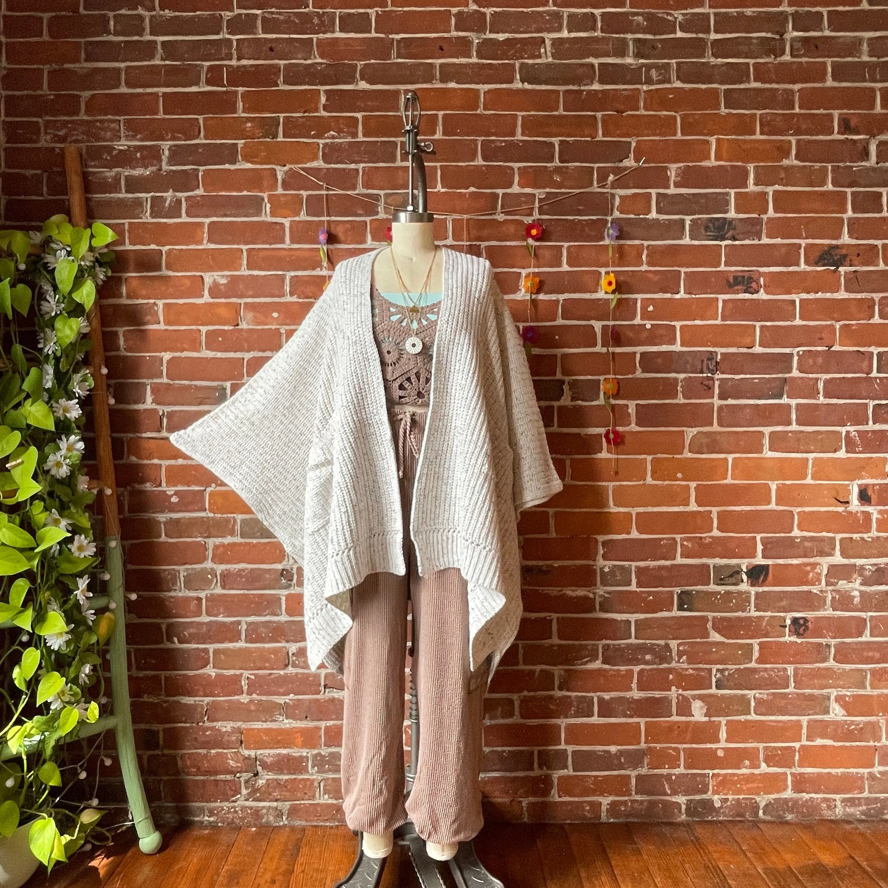 Oatmeal Cream Chunky Knit Soft Poncho With Pockets