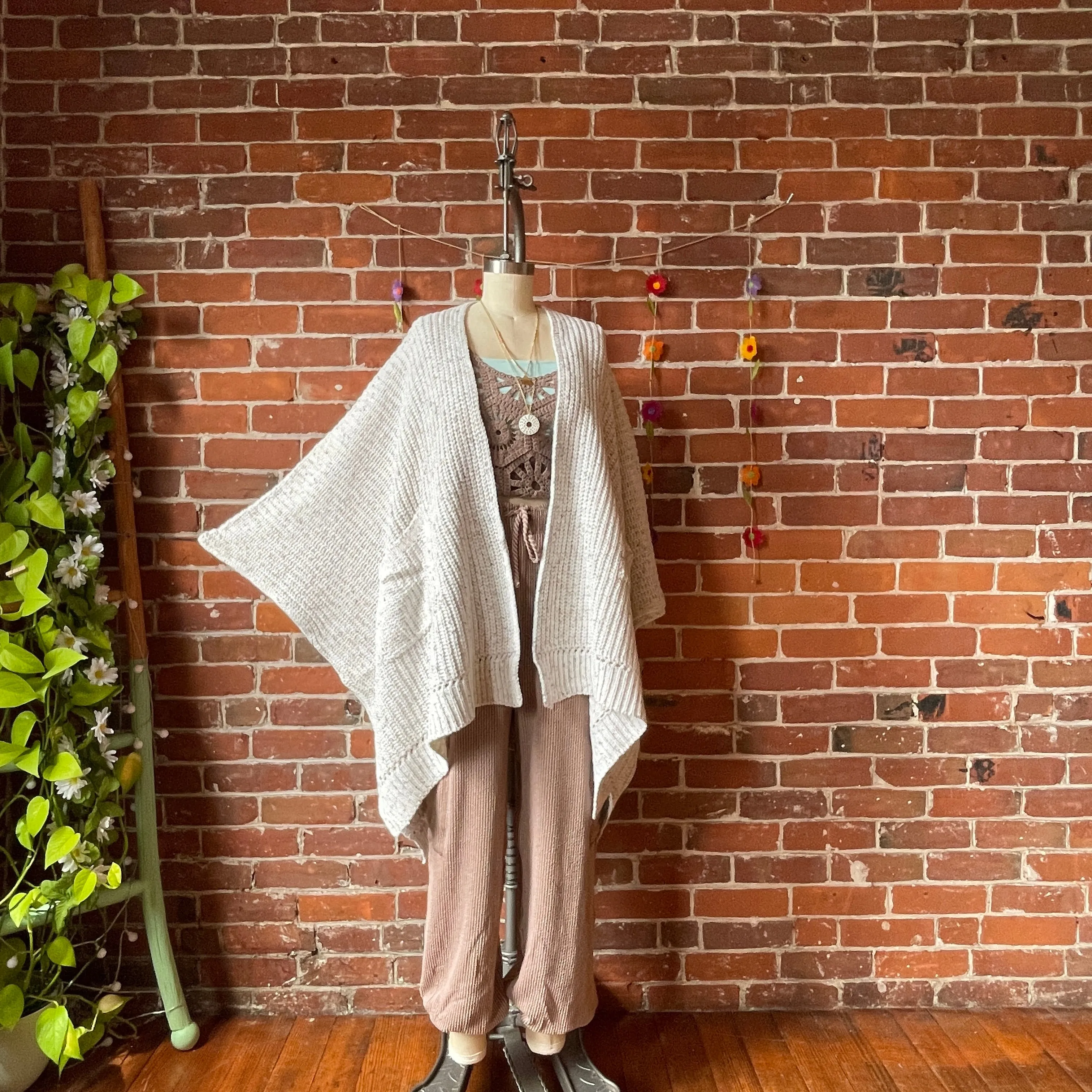 Oatmeal Cream Chunky Knit Soft Poncho With Pockets