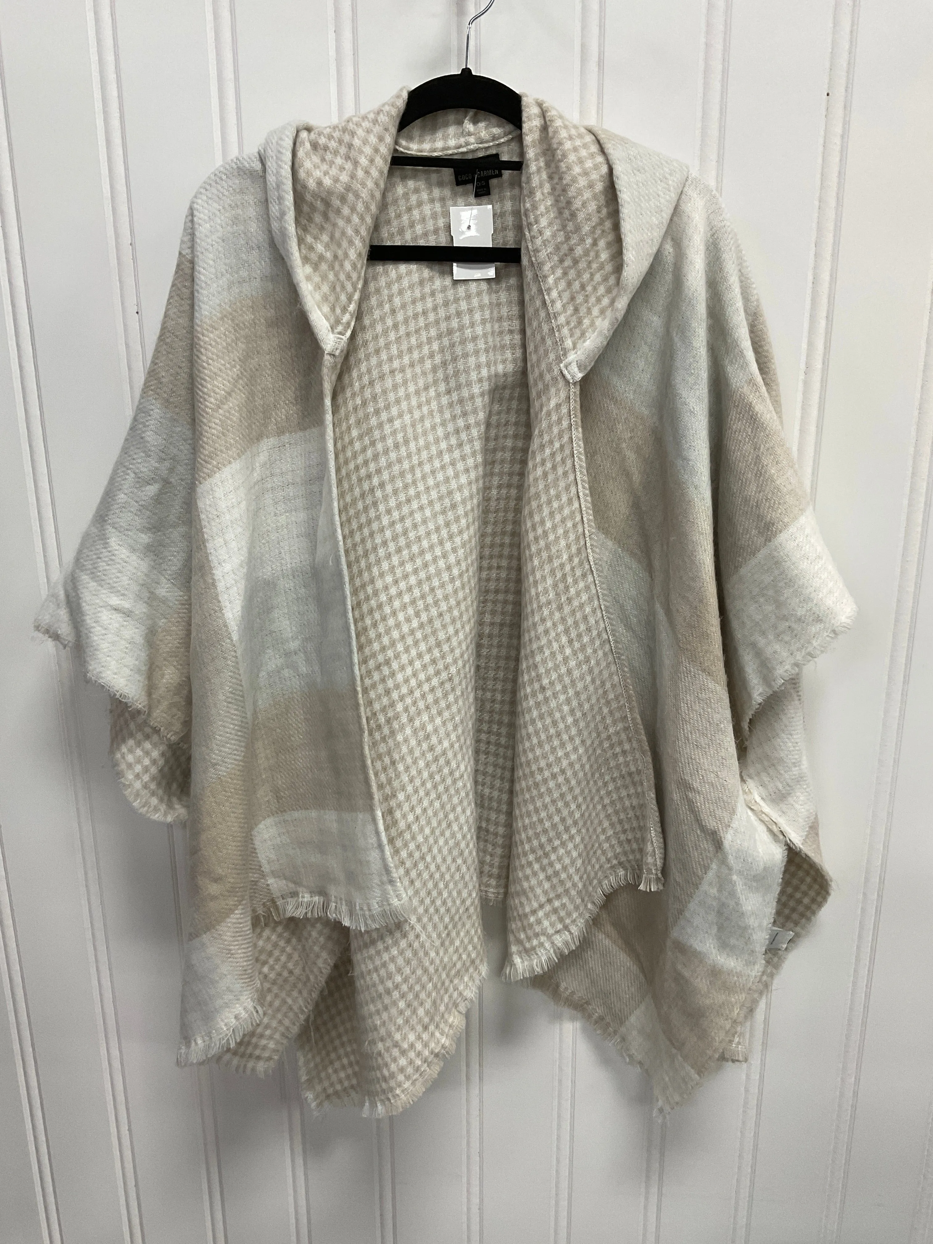 Poncho By Coco And Carmen In Cream, Size: Osfm