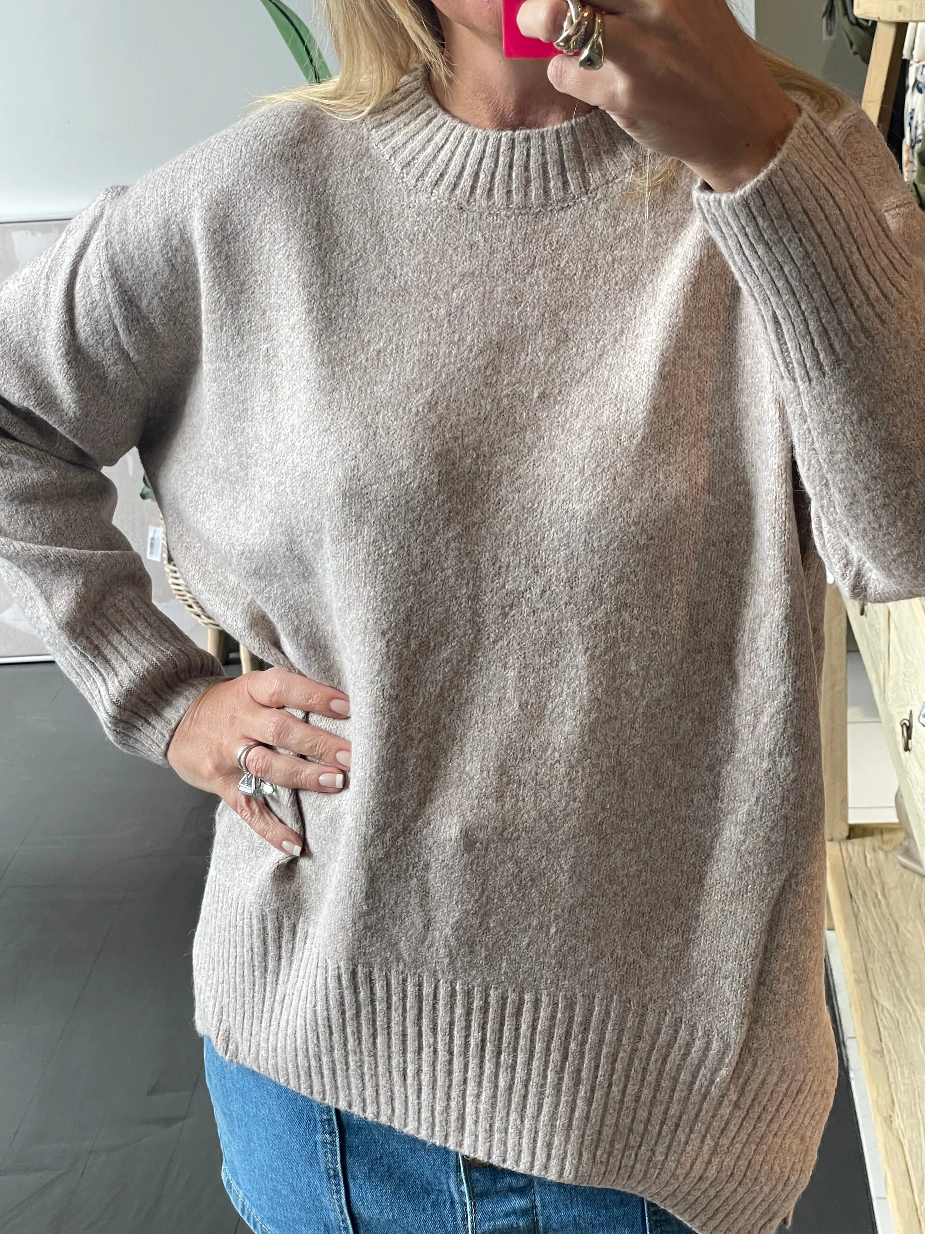 Round Neck Relaxed Knit- vanilla