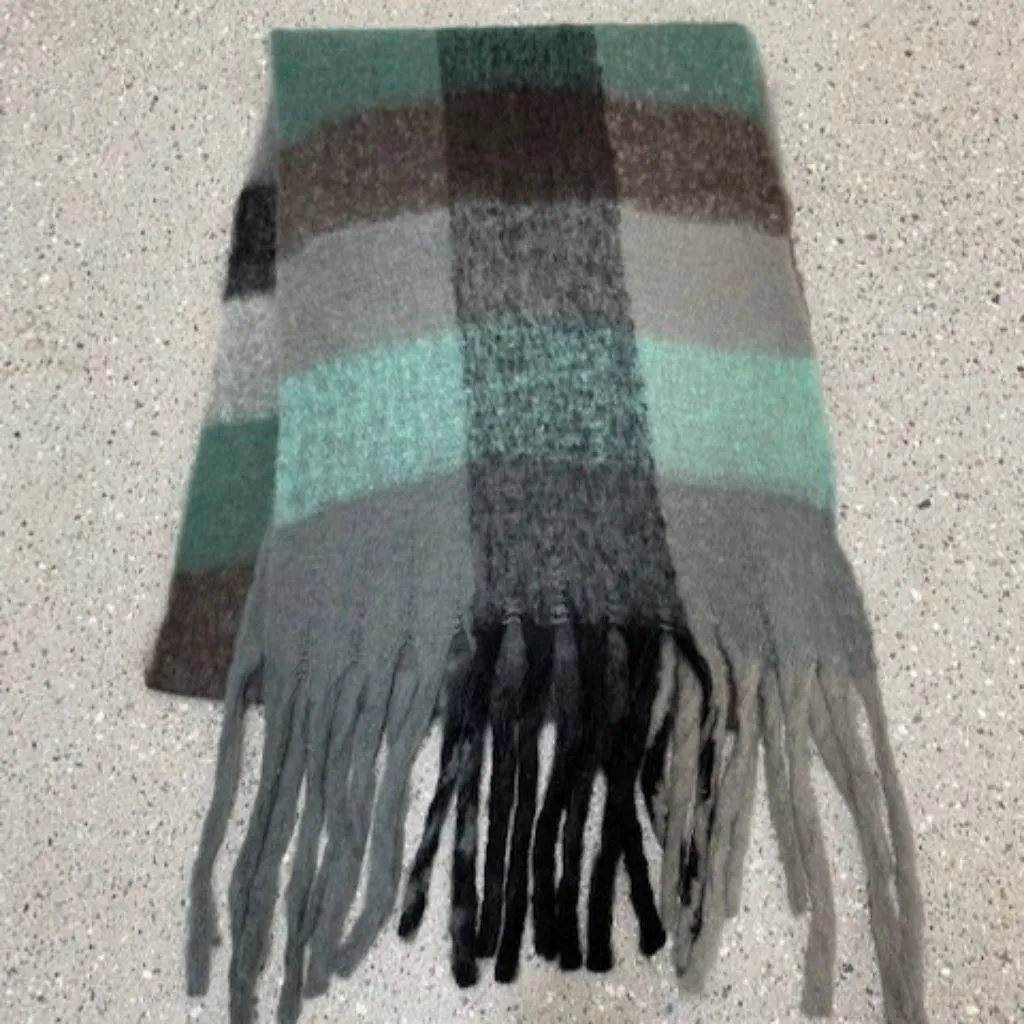 Winter Woolen Check Scarf